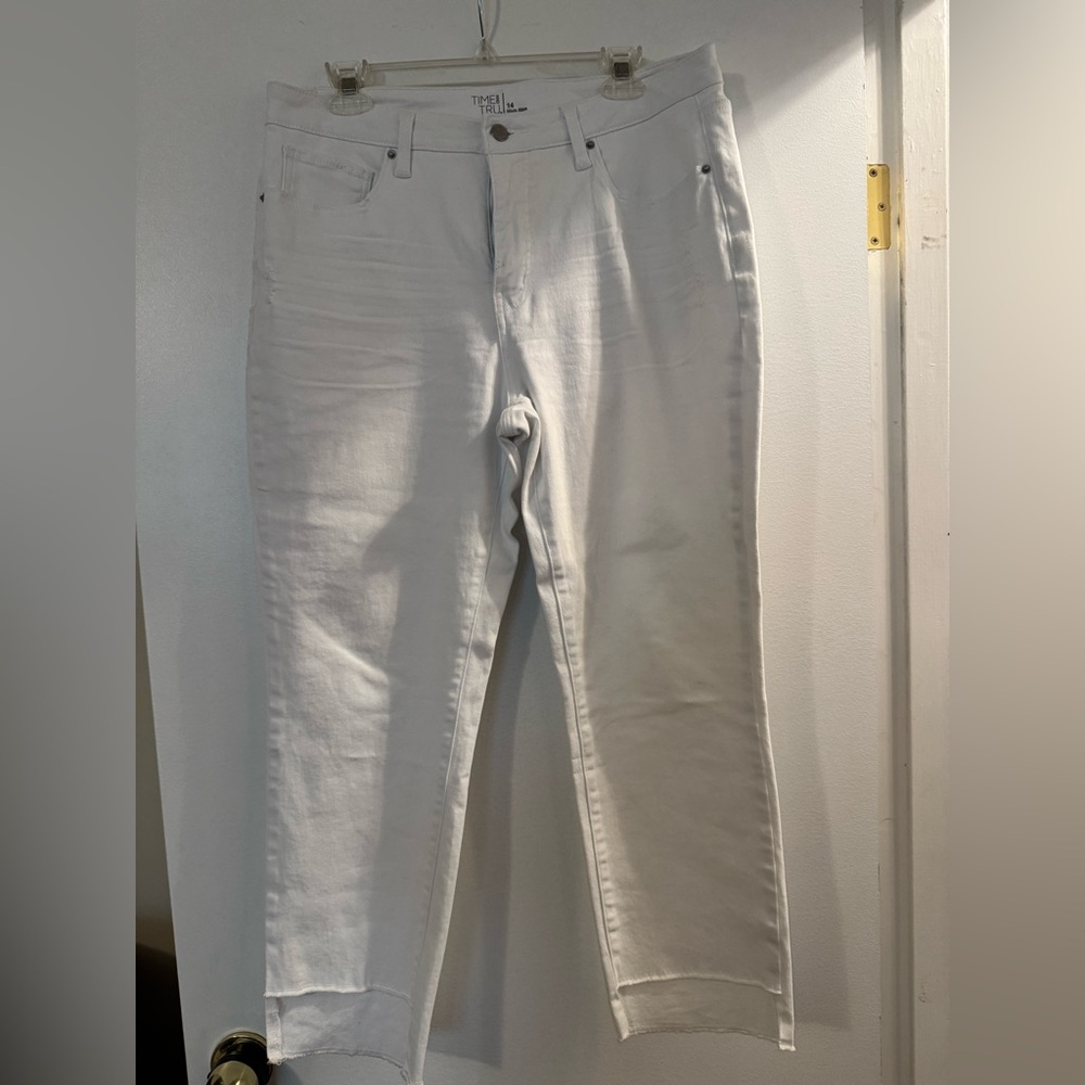 Time and Tru women’s Slim Straight White Jeans